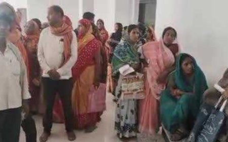 मेराल प्रखंड की पथरिया गांव में 2 साल से राशन नहीं मिलने की शिकायत