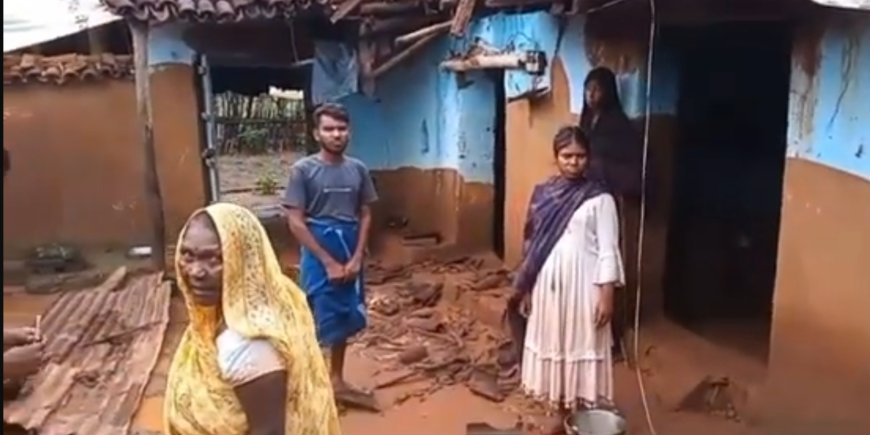 चिनिया चपकली गांव में आधी रात को हाथी ने आधे दर्जनों घरों पर किया हमला ,बाल बाल बच्चे पांच लोग