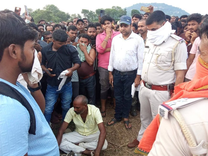 गढ़वा मेराल में हुई जघन्य अपराध एक पिता ने अपनी बेटी और नवजात को हत्या कर गाड़ दिया। शादी से पहले ही गर्भवती थी बेटी जिस से नाराज पिता ने की हत्या