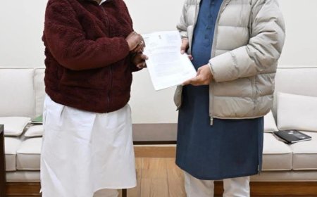 प्रतिदिन सुबह, शाम गढ़वा टाउन,गढ़वा रोड,से होते हुए रांची तक रेल आने जाने के लिए, सांसद ने रेल मंत्री अश्विनी वैष्णव से,नई मेनू परिचालन करने सहित कई महत्वपूर्ण मांगे रखी