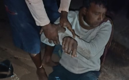 #Garhwa कोरवाडीह में दो बाइक सवार की आमने सामने की टक्कर जिस में 2 अज्ञात युवक गंभीर रूप से घायल