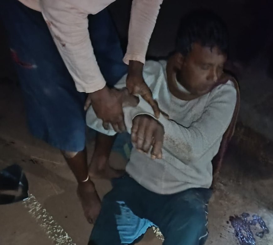 #Garhwa कोरवाडीह में दो बाइक सवार की आमने सामने की टक्कर जिस में 2 अज्ञात युवक गंभीर रूप से घायल